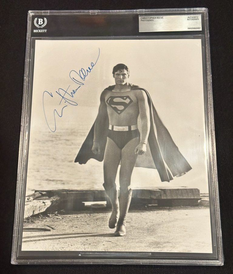 CHRISTOPHER REEVE Signed SUPERMAN 8 X 10 PHOTO Beckett BAS Encapsulated