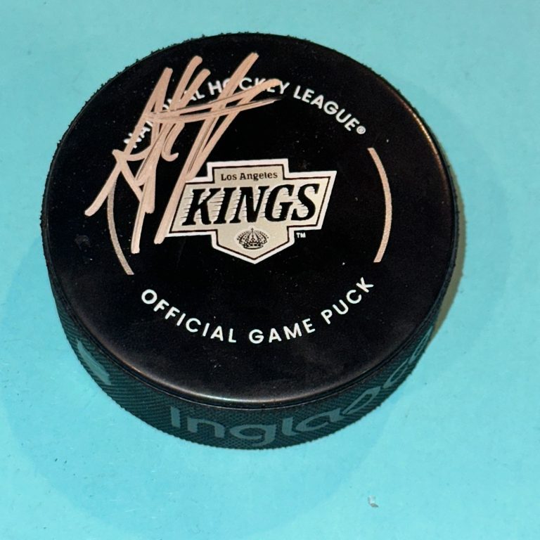 ANZE KOPITAR Signed Los Angeles KINGS Official GAME Puck Beckett (BAS)