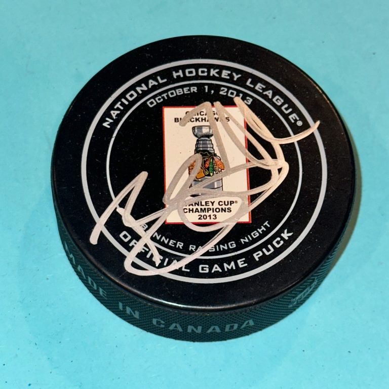 BRENT SEABROOK Signed 2013 STANLEY CUP BANNER Official GAME Puck Beckett (BAS)