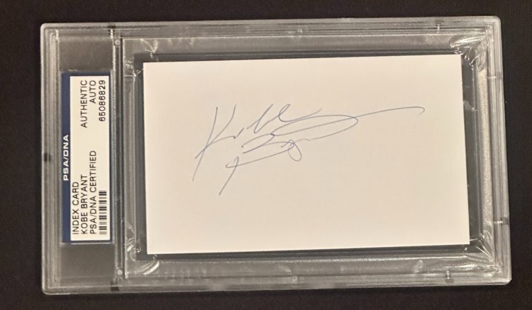 KOBE BRYANT Signed INDEX CARD PSA Encapsulated