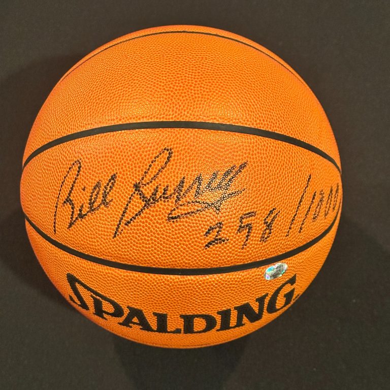 BILL RUSSELL Signed Spalding Official GAME BASKETBALL Beckett (BAS) LOA 258/1000