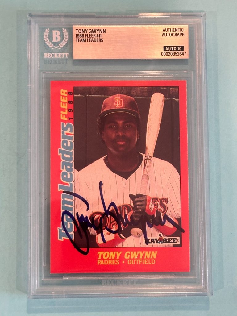 TONY GWYNN Signed 1988 FLEER LEAUGE LEADERS Card #11 Beckett (BAS) AUTO 10