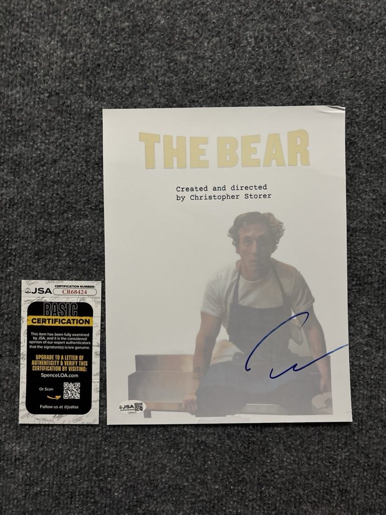 Jeremy Allen White Signed The Bear Script Cover Autographed JSA COA