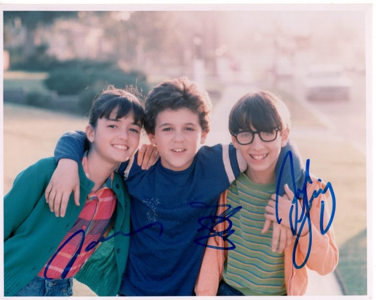 DANICA MCKELLAR FRED SAVAGE JOSH SAVIANO signed 8x10 THE WONDER YEARS photo RARE