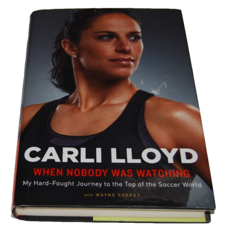 CARLI LLOYD signed (TEAM USA WOMENS SOCCER) hardcover book BECKETT BY085973