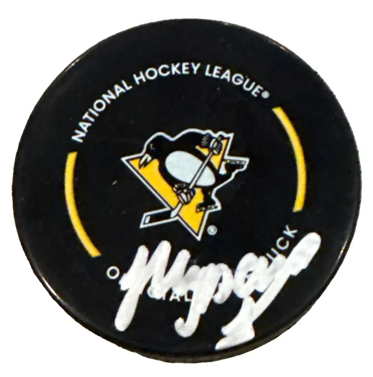 SERGEI MURASHOV signed (PITTSBURGH PENGUINS) hockey game puck JSA CM05028