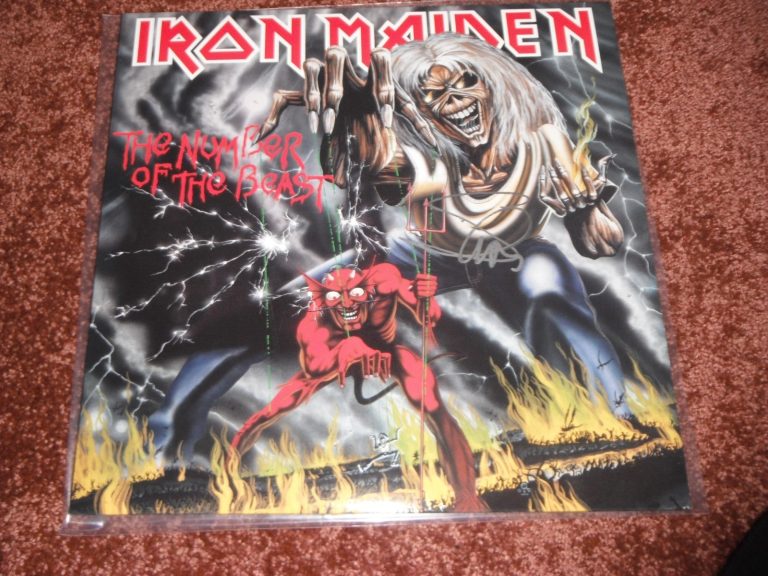 IRON MAIDEN STEVE HARRIS SIGNED VINYL ALBUM THE NUMBER OF THE BEAST