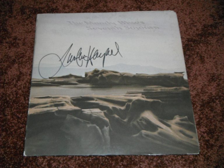 THE MOODY BLUES JUSTIN HAYWARD SIGNED SEVENTH SOJOURN VINYL ALBUM