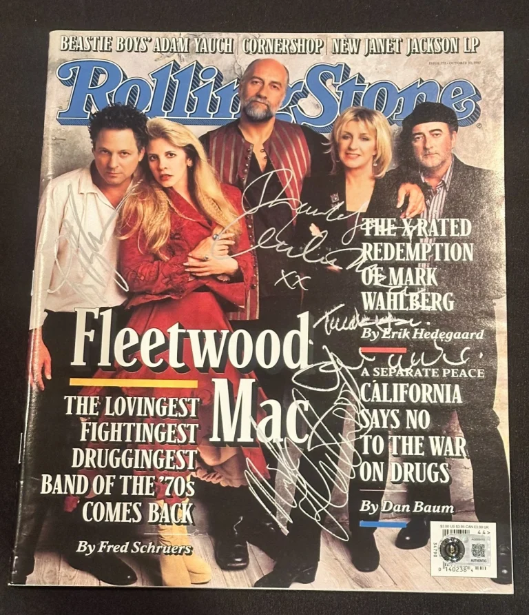 FLEETWOOD MAC Signed ROLLING STONE Magazine Beckett (BAS) Authenticated x 4
