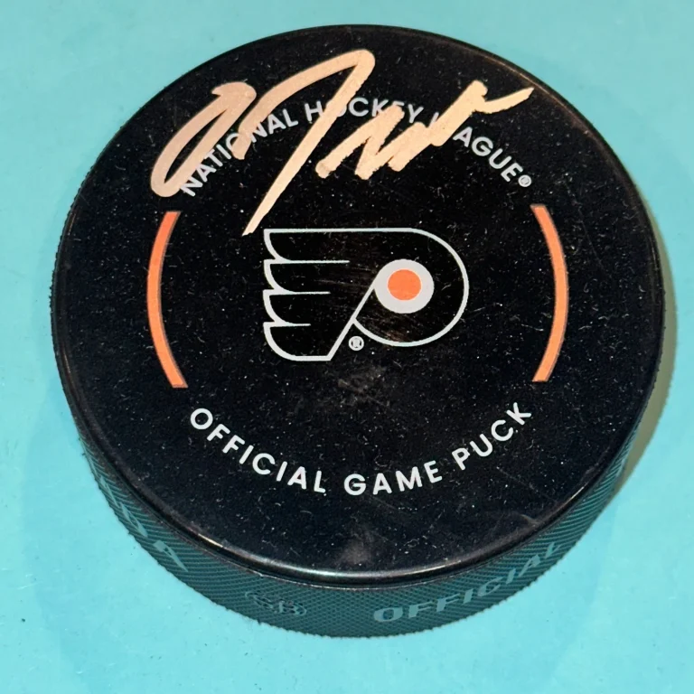 OWEN TIPPETT Signed Philadelphia FLYERS Official GAME Puck Beckett (BAS)