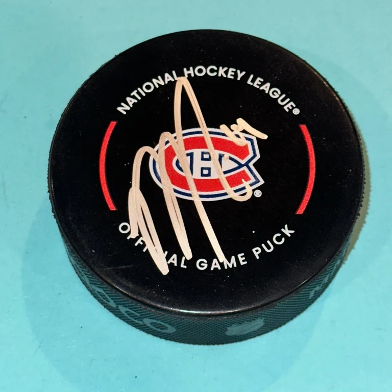 NICK SUZUKI Signed Montreal CANADIENS Official GAME Puck Beckett (BAS)