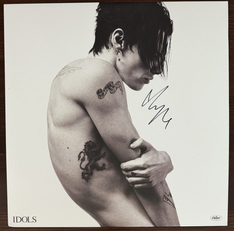 Yungblud Idols Black Vinyl LP SIGNED ON COVER BAS Beckett COA Auto Autograph