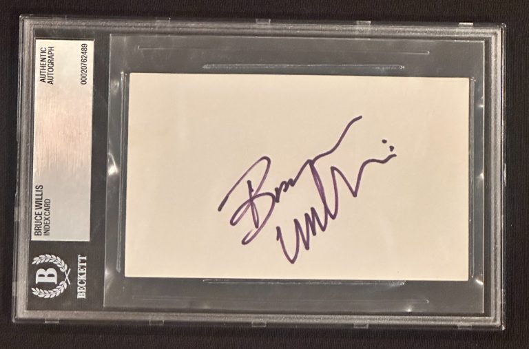 BRUCE WILLIS Signed INDEX CARD Beckett (BAS) Encapsulated