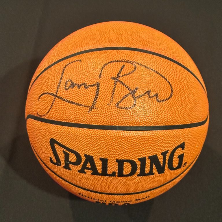 LARRY BIRD Signed Spalding Official GAME BASKETBALL Beckett (BAS)