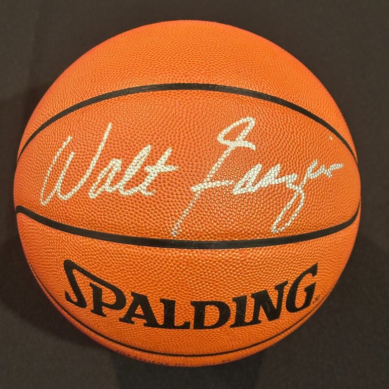 WALT FRAZIER Signed Spalding Official GAME BASKETBALL Beckett (BAS)