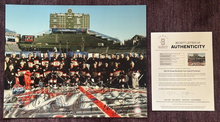 2009 WINTER CLASSIC Signed Blackhawks TEAM 16x20 PHOTO w/ Beckett (BAS) LOA