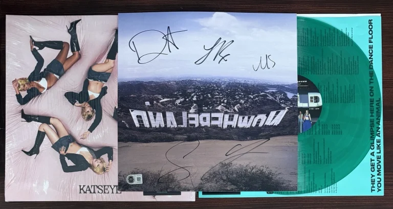 Katseye SIGNED WILD Picture Card & Jade Green Vinyl LP Beckett BAS COA Autograph