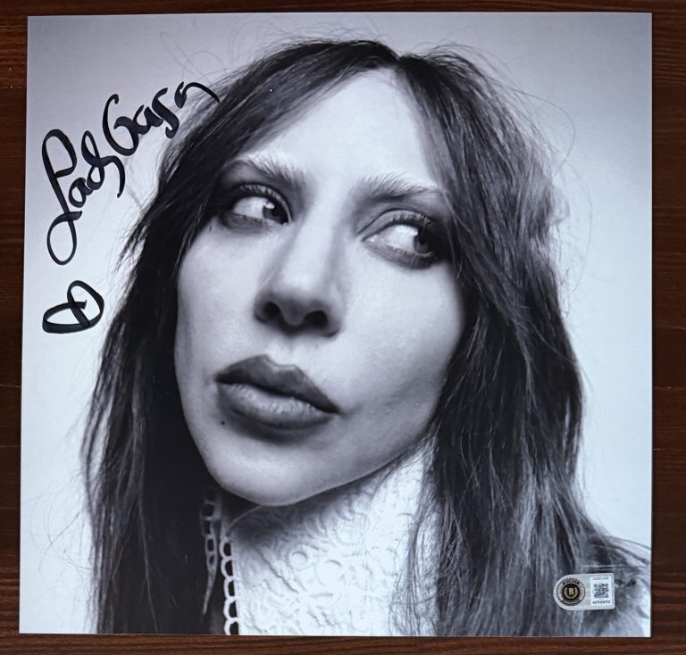 LADY GAGA SIGNED MAYHEM ALBUM PICTURE CARD & VINYL LP BECKETT BAS COA AUTOGRAPH