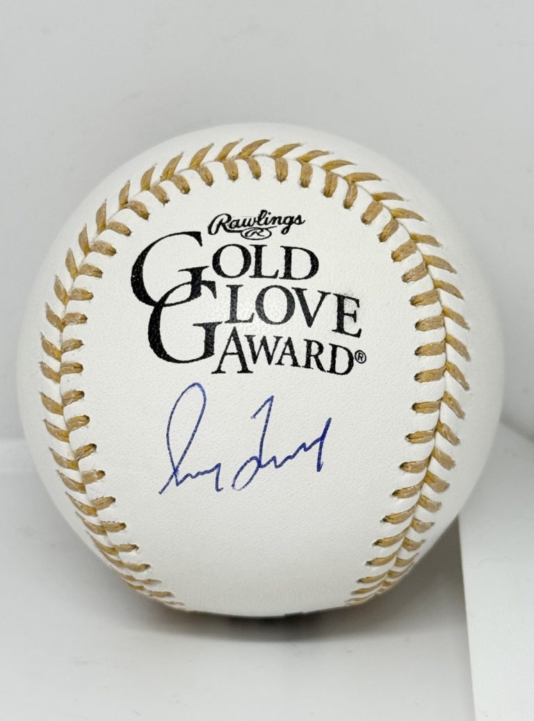 Greg Maddux Atlanta Braves signed Gold Glove Baseball Ball Beckett Witnessed